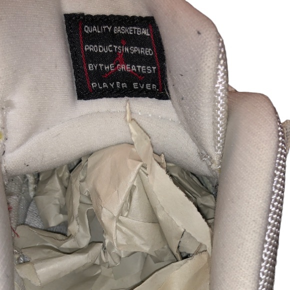 Air Jordan 11 Retro Low - Picture 11 of 17